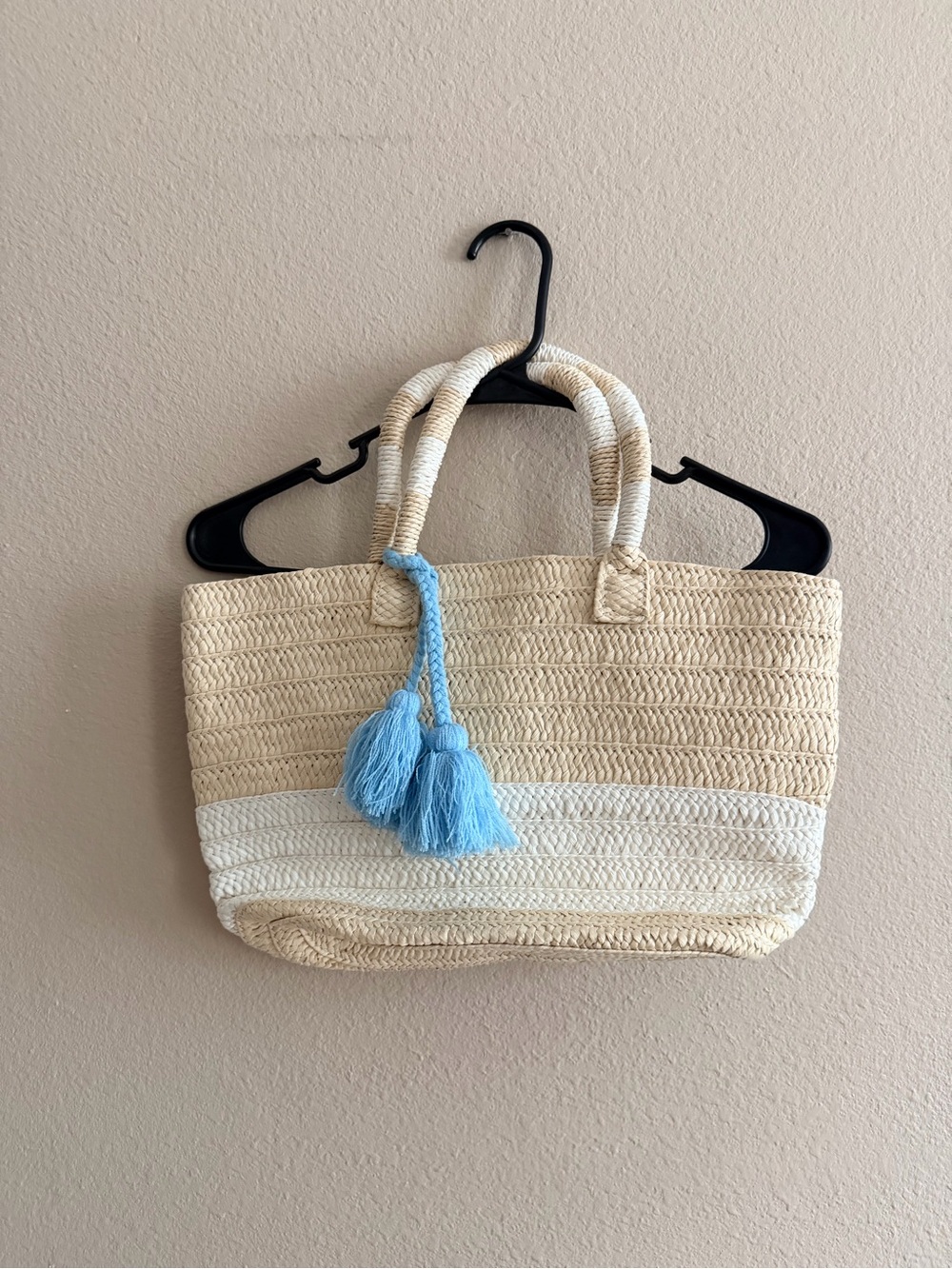 Altru Tassle Paper Straw Beach Tote Bag